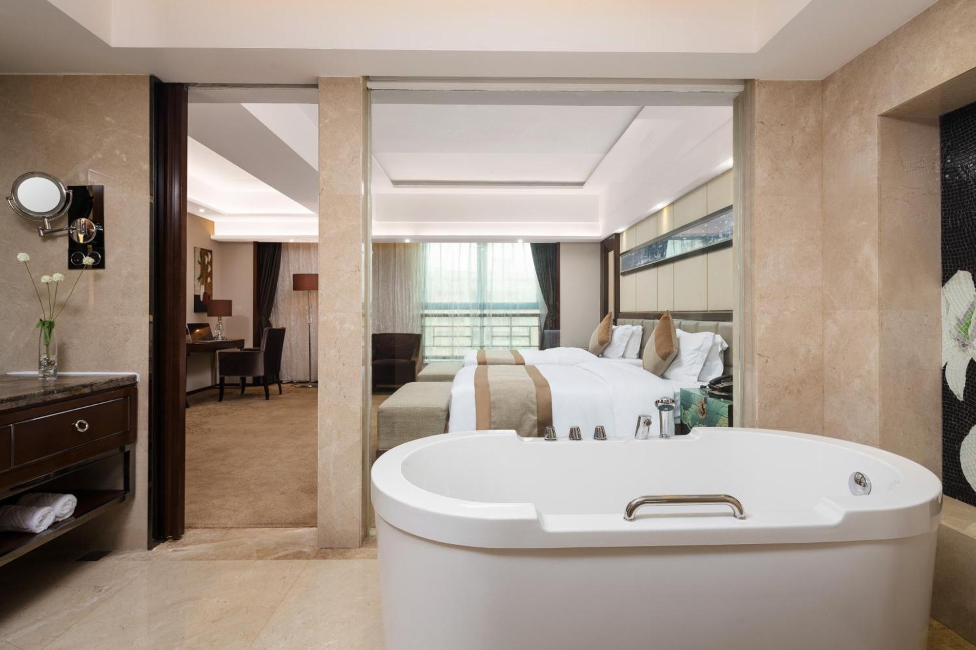 Maoming International Hotel Екстер'єр фото