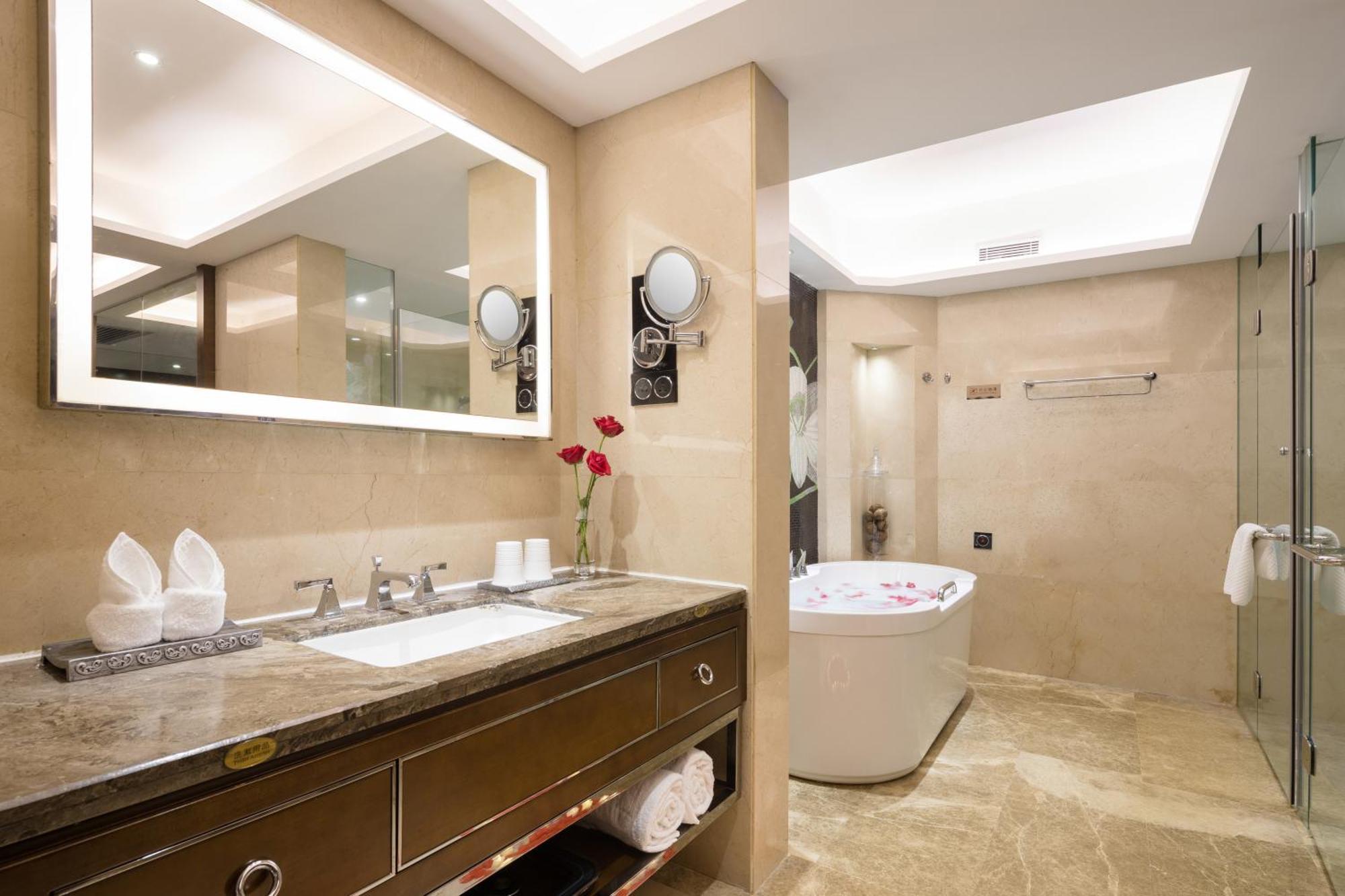 Maoming International Hotel Екстер'єр фото